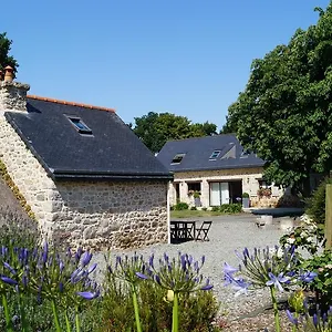 Couette-café à L'orée Du Bois Pommerit-le-Vicomte